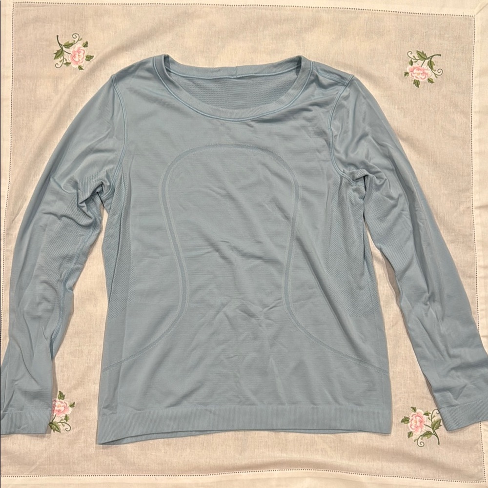 Women's Light Blue Lululemon Long Sleeve Top